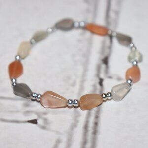 Beautiful natural stone and silver beaded bracelet NWOT 7"